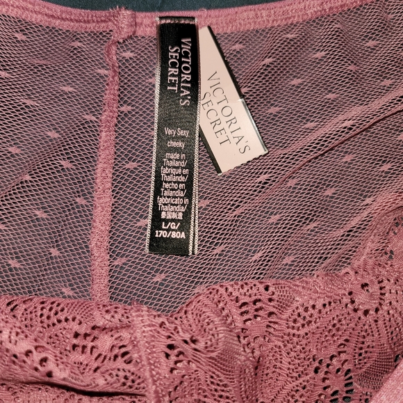 Victoria's Secret panties - Picture 2 of 3